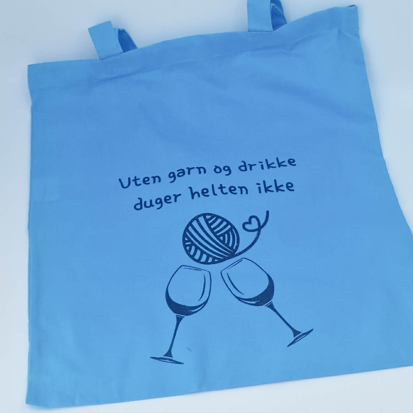 Handlenett med forskjellig tekst