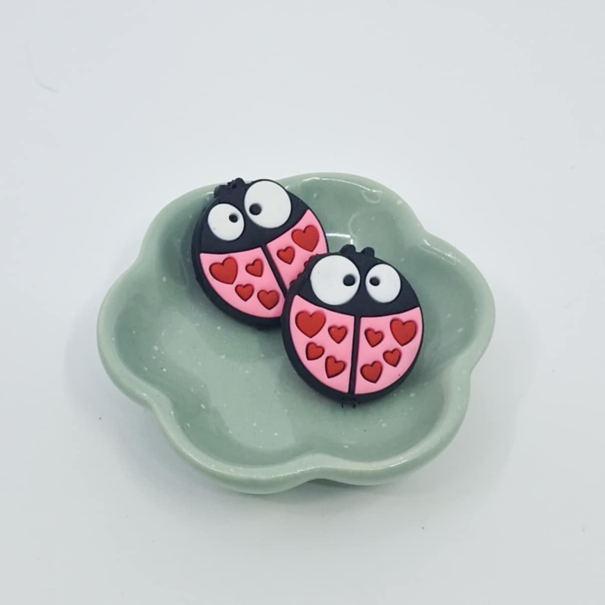 Marihøne med hjerter