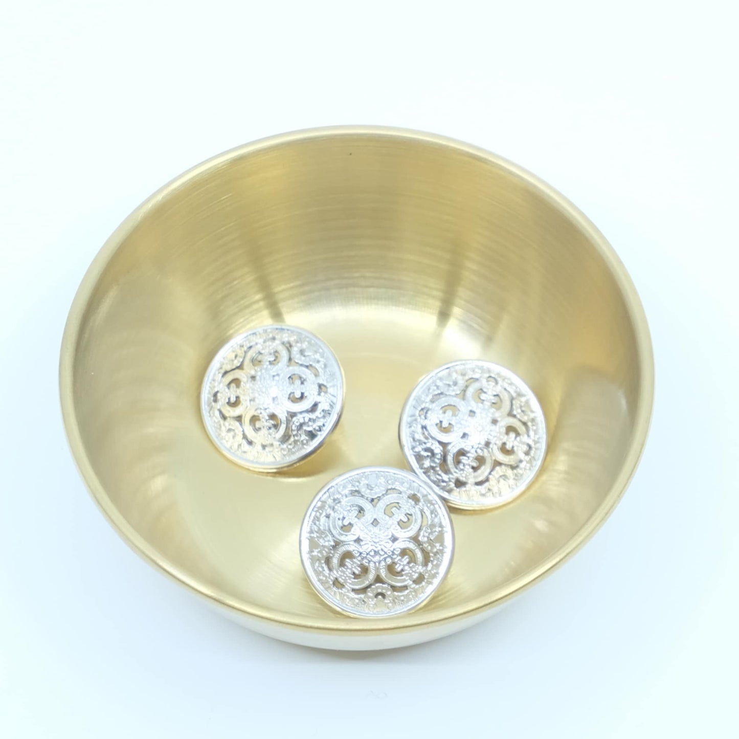 Knapp med ornamenter