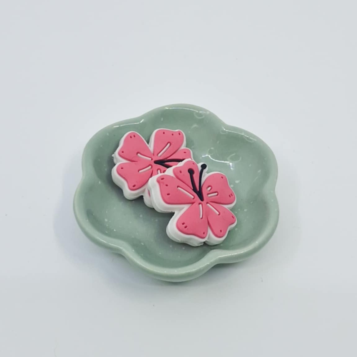 Rosa sommerfuglblomst